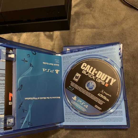 PS4 - Picture 4 of 6